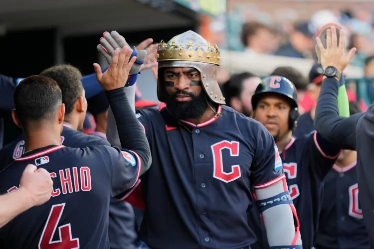 Guardians hold off Tigers 6-4